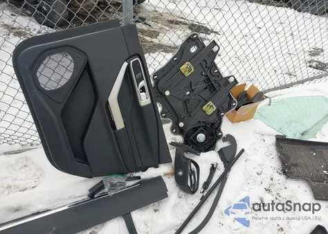 2020 Ford Explorer Xlt z USA, uszkodzony, nr VIN 1FMSK8DH2LGC84949